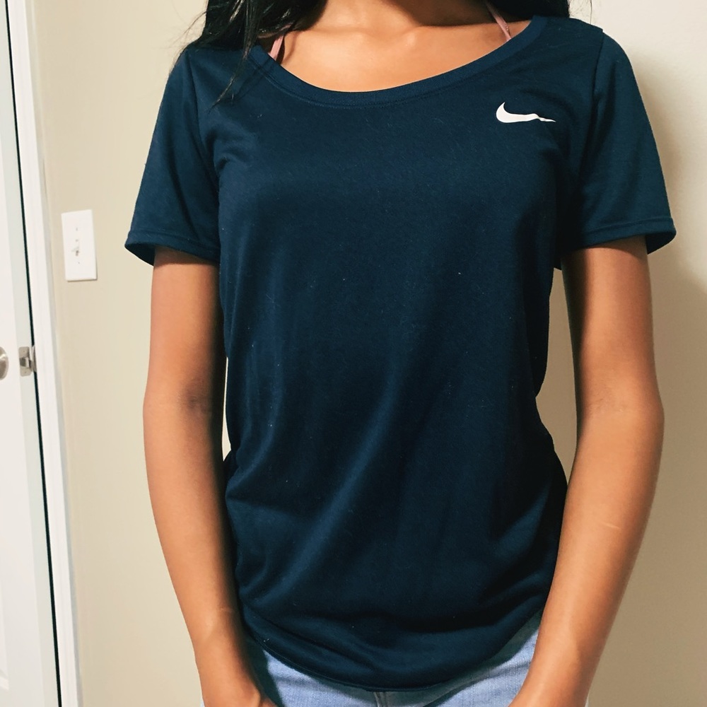 Ｎａｖｙ  Ｂｌｕｅ  Ｔｅｅ